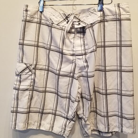 Old Navy Men's Shorts Board Shorts Swim Trunks Size L / 36 - Picture 9 of 9